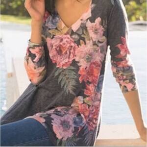 Like New Soft Surrounding Midnight Bloom floral tunic